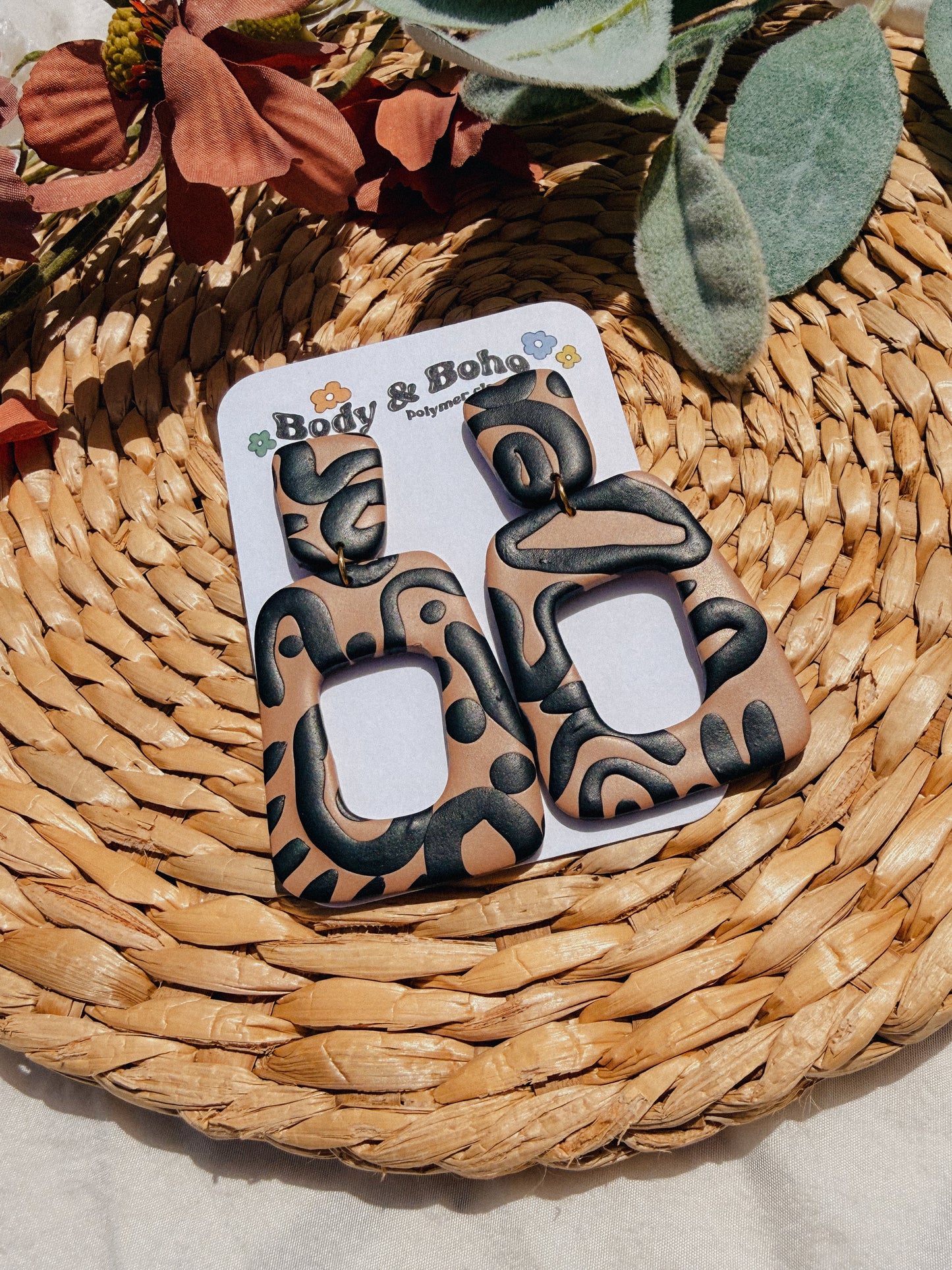 Wiggle Patterned Artsy Dangle Earrings