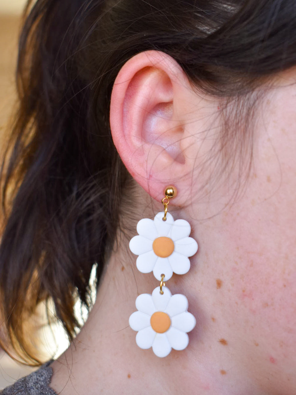 Groovy Daisy Dangles